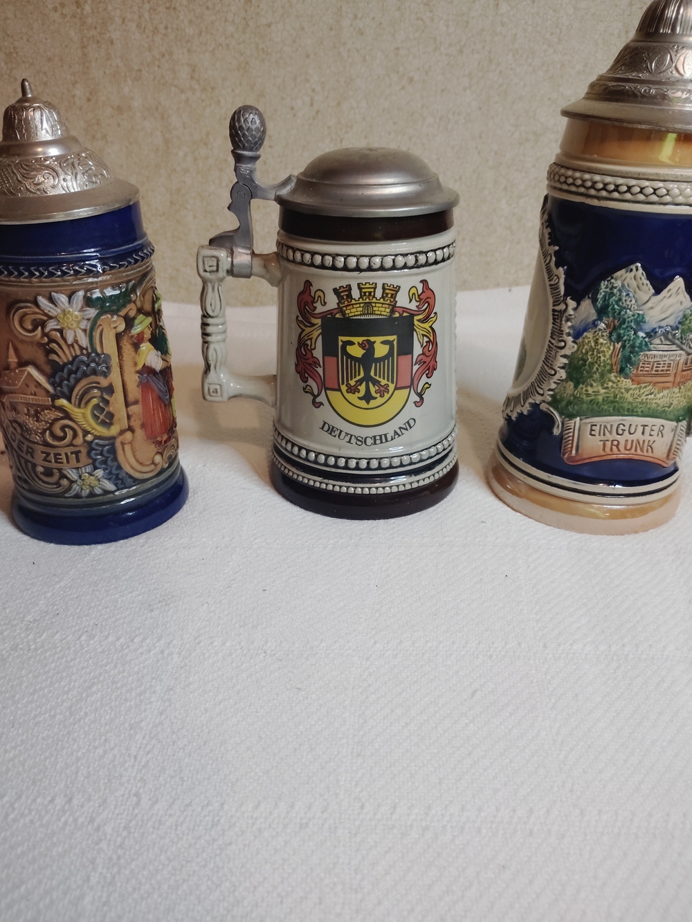 Deutschland Ceramic Beer Stein with Pewter Lid - White and Black